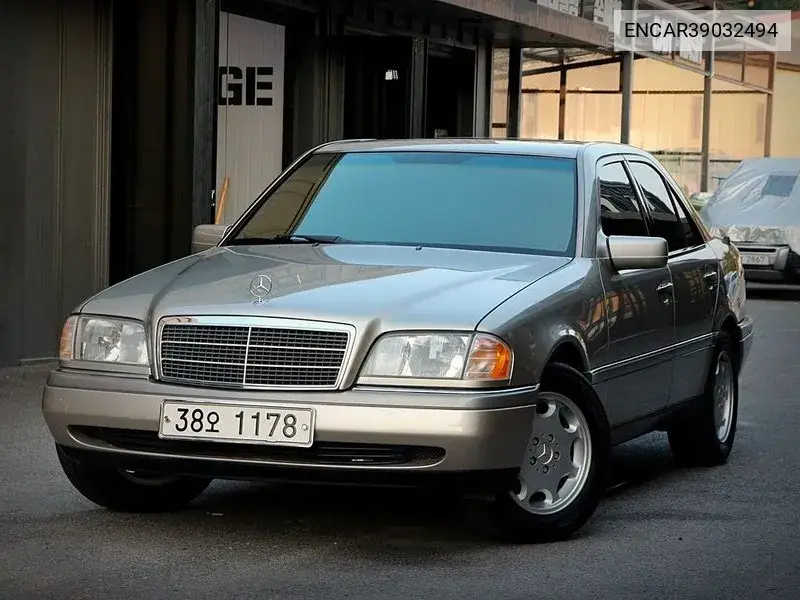 C-Class C220 W202 VIN: ENCAR39032494 Lot: 39032494
