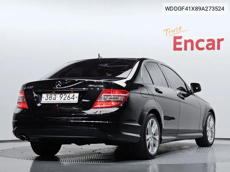 C-Class W204 C200K VIN: WDDGF41X89A273524 Lot: 39977870