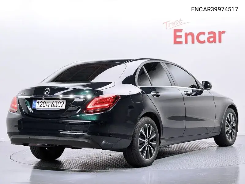 C-Class W205 C200 VIN: ENCAR39974517 Lot: 39974517
