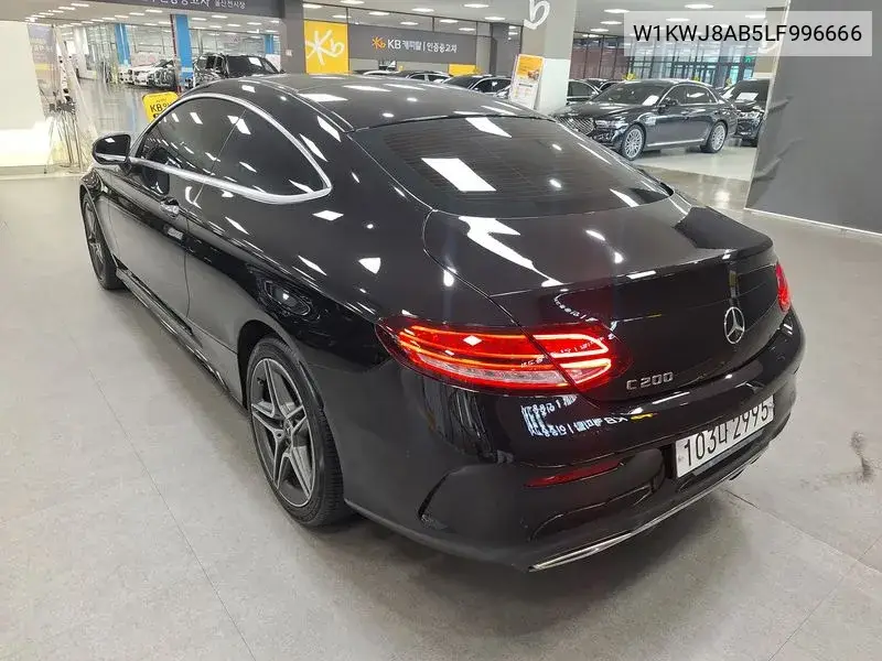 C-Class W205 C200 Coupe VIN: W1KWJ8AB5LF996666 Lot: 39979227