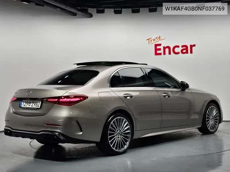 C-Class W206 C300 Amg Line VIN: W1KAF4GB0NF037769 Lot: 39568051