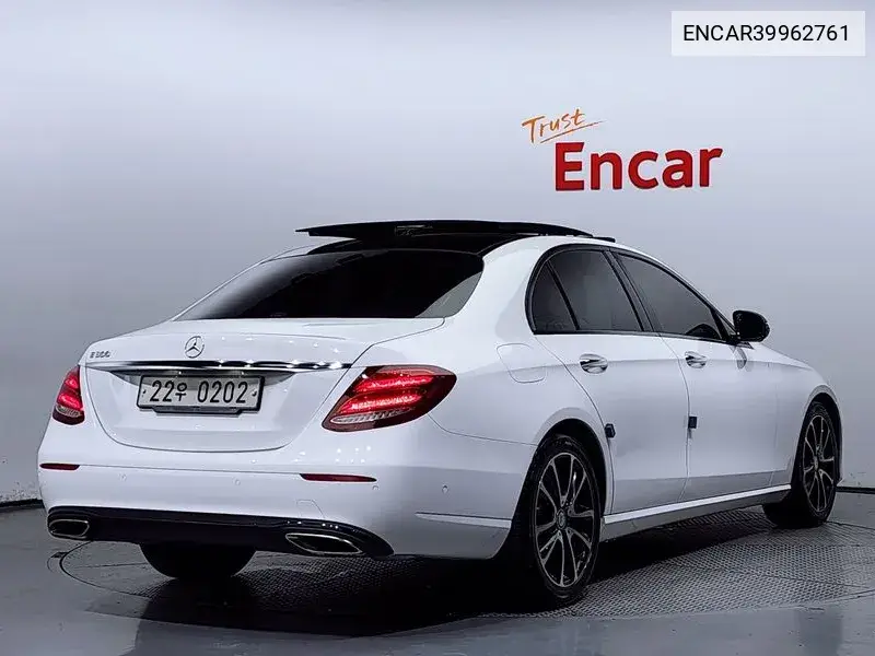 E-Class W213 E300 Avant-Garde VIN: ENCAR39962761 Lot: 39962761
