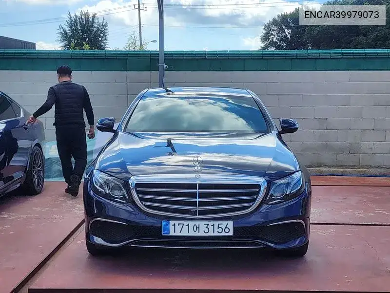 E-Class W213 E300 4Matic Exclusive VIN: ENCAR39979073 Lot: 39979073