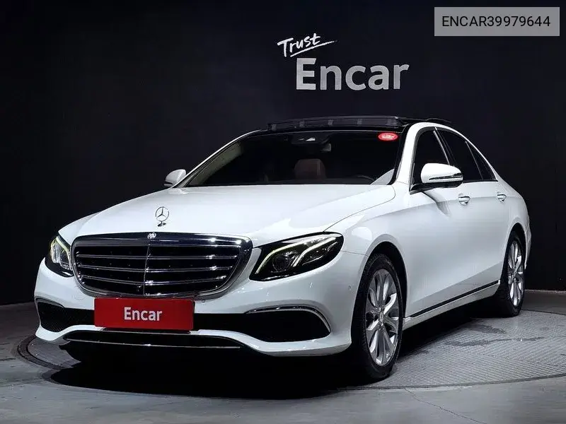 E-Class W213 E300 Exclusive VIN: ENCAR39979644 Lot: 39979644