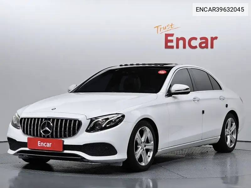 E-Class W213 E220D Avant-Garde VIN: ENCAR39632045 Lot: 39632045