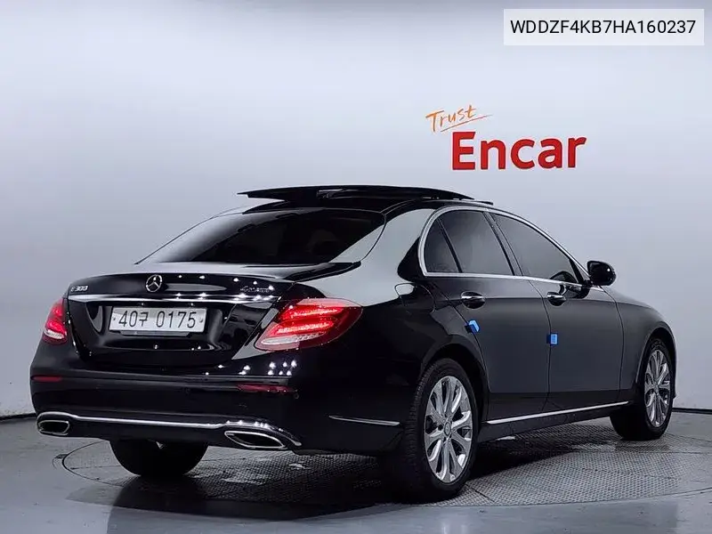 E-Class W213 E300 4Matic Exclusive VIN: WDDZF4KB7HA160237 Lot: 39988771
