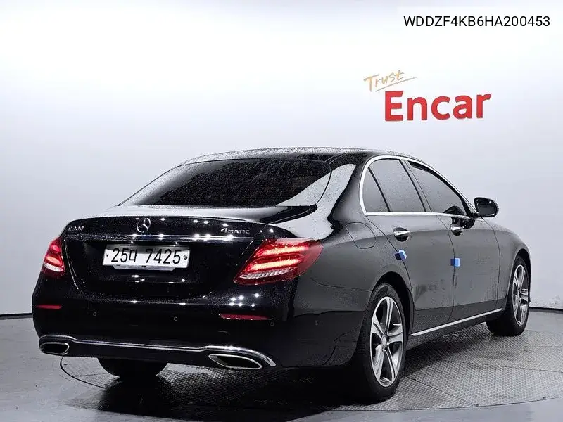 E-Class W213 E300 4Matic Avant VIN: WDDZF4KB6HA200453 Lot: 40095598