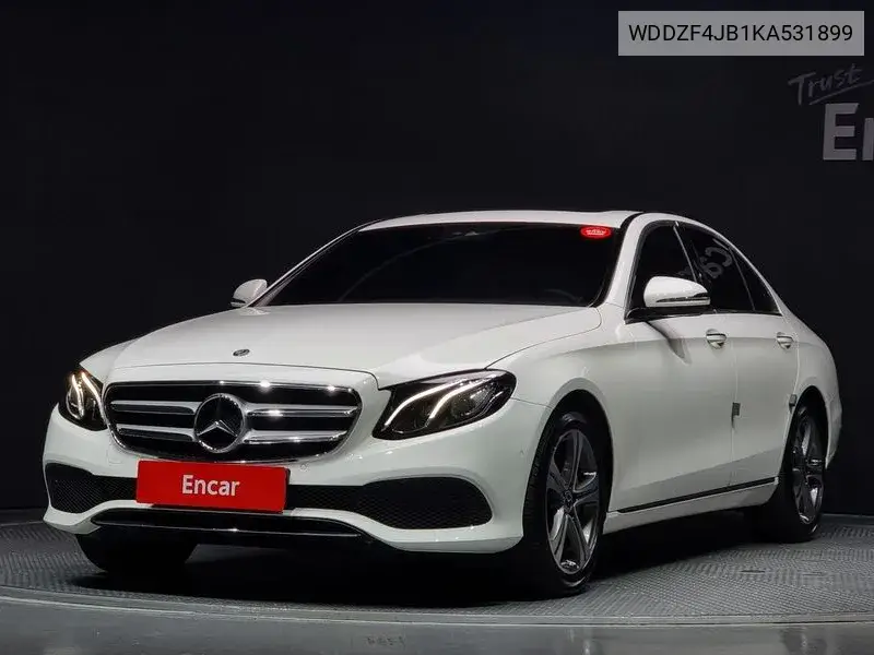 E-Class W213 E300 Avant-Garde VIN: WDDZF4JB1KA531899 Lot: 39972396