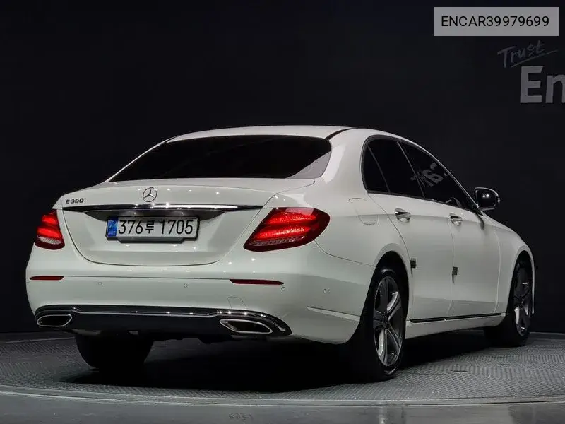 E-Class W213 E300 Avant-Garde VIN: ENCAR39979699 Lot: 39979699