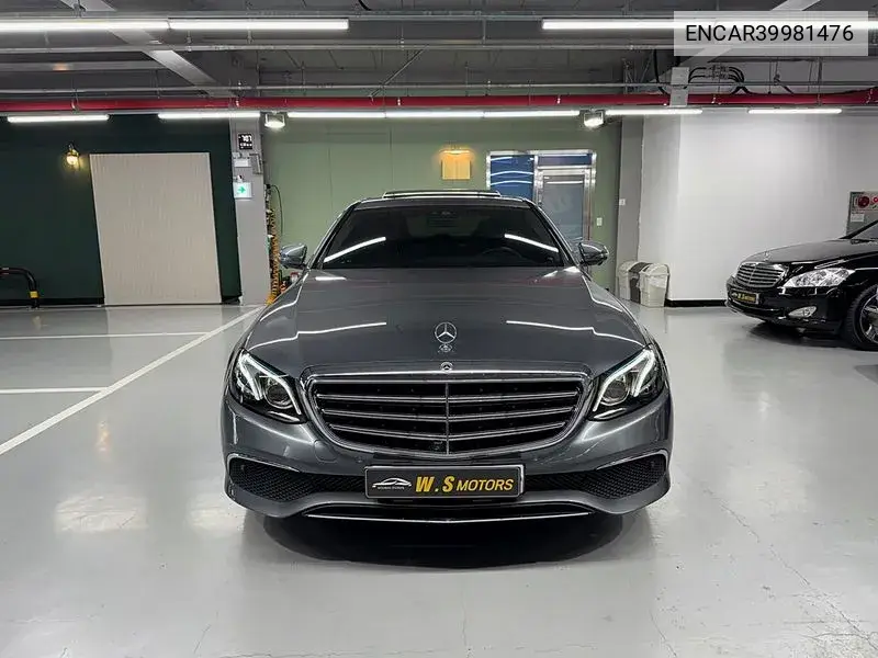 E-Class W213 E300 4Matic Exclusive Standard VIN: ENCAR39981476 Lot: 39981476