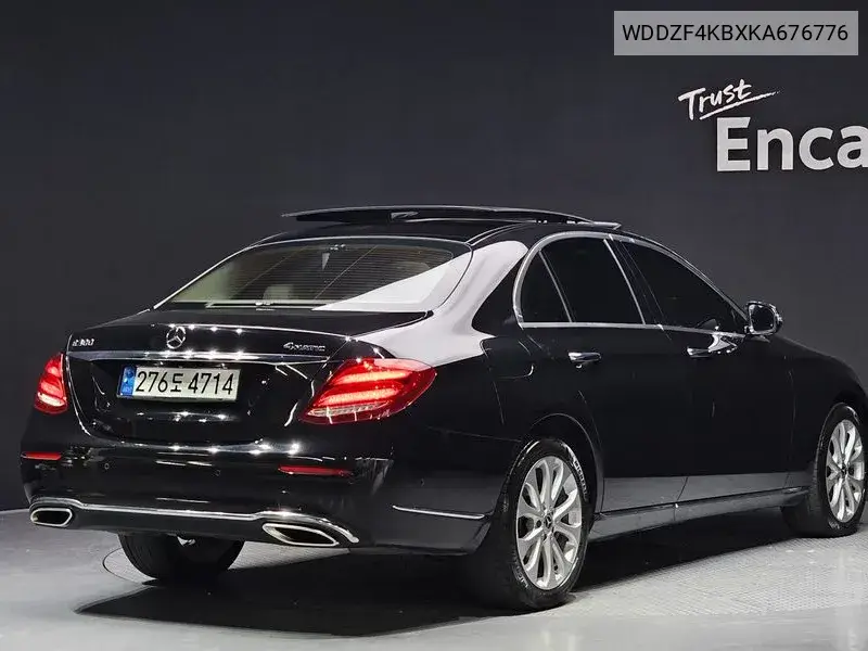 E-Class W213 E300 4Matic Exclusive VIN: WDDZF4KBXKA676776 Lot: 39972915