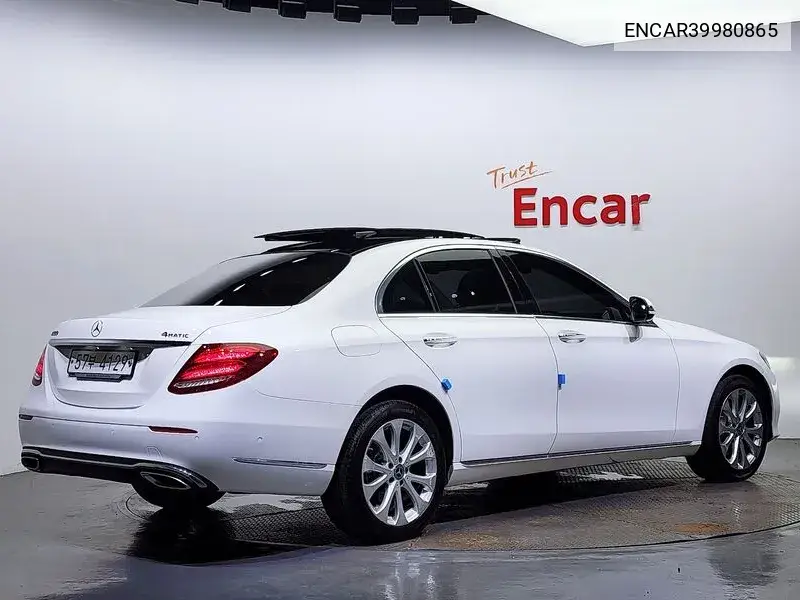 E-Class W213 E300 4Matic Exclusive VIN: ENCAR39980865 Lot: 39980865
