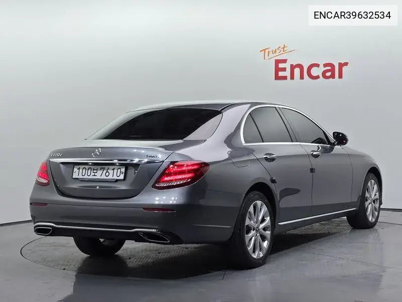 E-Class W213 E220D 4Matic Exclusive VIN: ENCAR39632534 Lot: 39632534