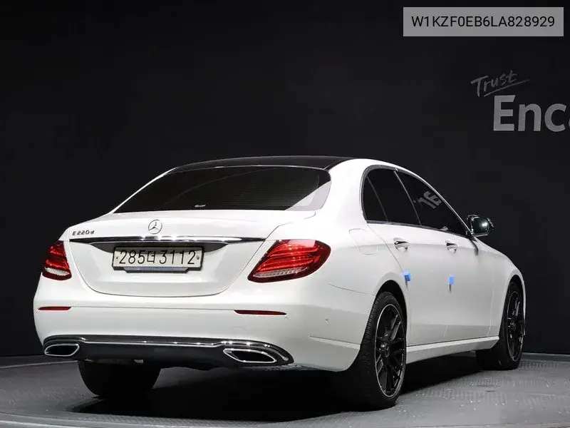 E-Class W213 E220D Avant-Garde VIN: W1KZF0EB6LA828929 Lot: 39965116