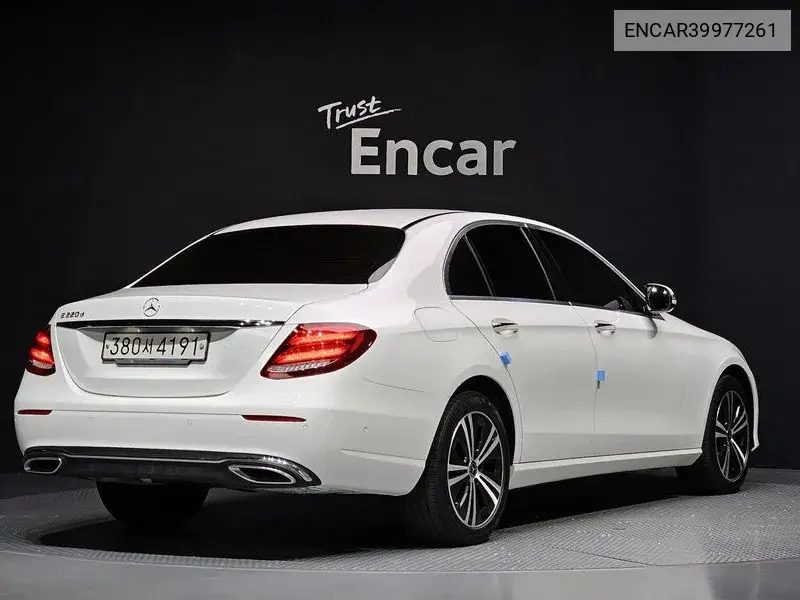 E-Class W213 E220D Avant-Garde VIN: ENCAR39977261 Lot: 39977261