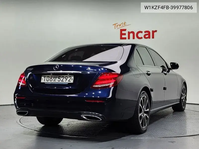 E-Class W213 E250 Avant-Garde VIN: W1KZF4FB-39977806 Lot: 39977806