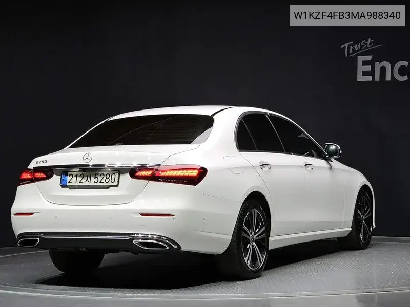 E-Class W213 E250 Avant-Garde VIN: W1KZF4FB3MA988340 Lot: 39635555