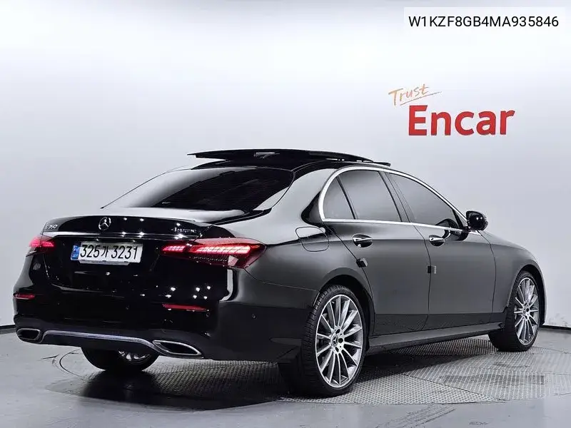 E-Class W213 E350 4Matic Amg Line VIN: W1KZF8GB4MA935846 Lot: 39972987