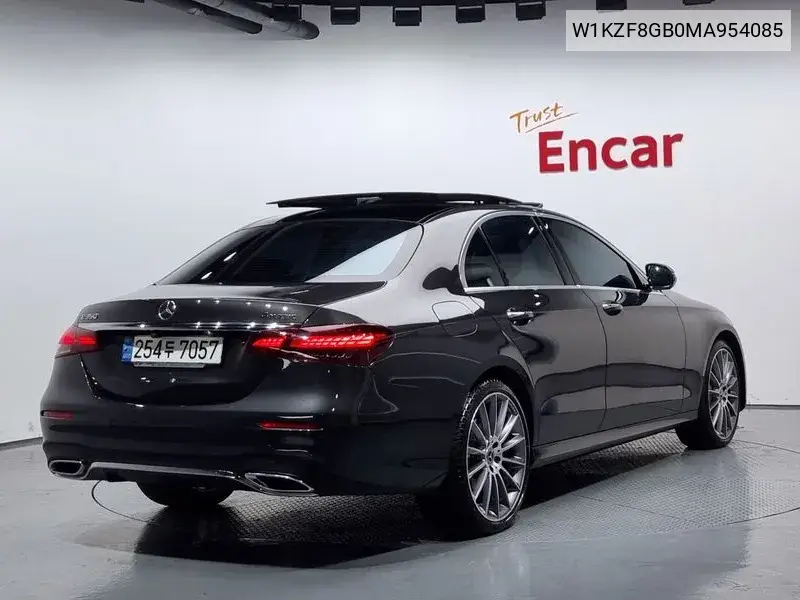 E-Class W213 E350 4Matic Amg Line VIN: W1KZF8GB0MA954085 Lot: 40160230