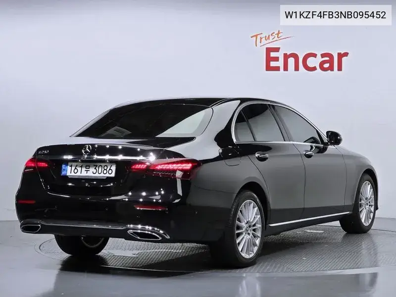 E-Class W213 E250 Exclusive VIN: W1KZF4FB3NB095452 Lot: 39960813