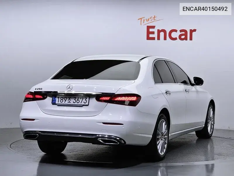 E-Class W213 E250 Exclusive VIN: ENCAR40150492 Lot: 40150492