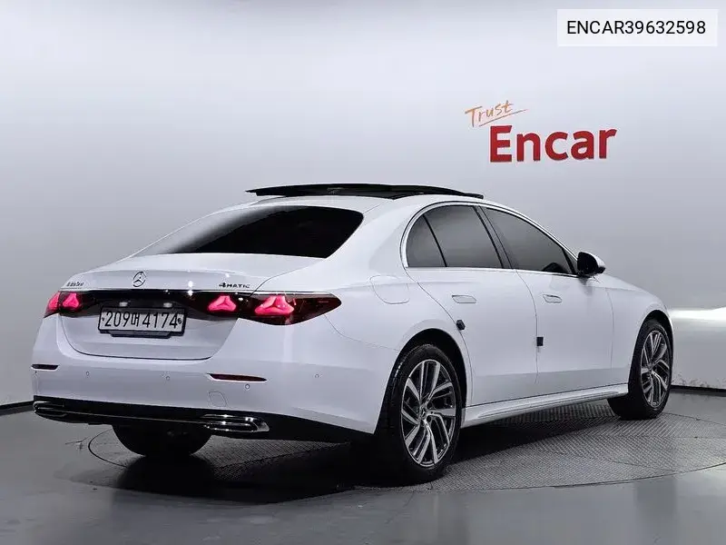 E-Class W214 E220D 4Matic Exclusive VIN: ENCAR39632598 Lot: 39632598