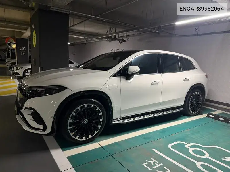 Eqs Suv X296 Eqs580 4Matic VIN: ENCAR39982064 Lot: 39982064
