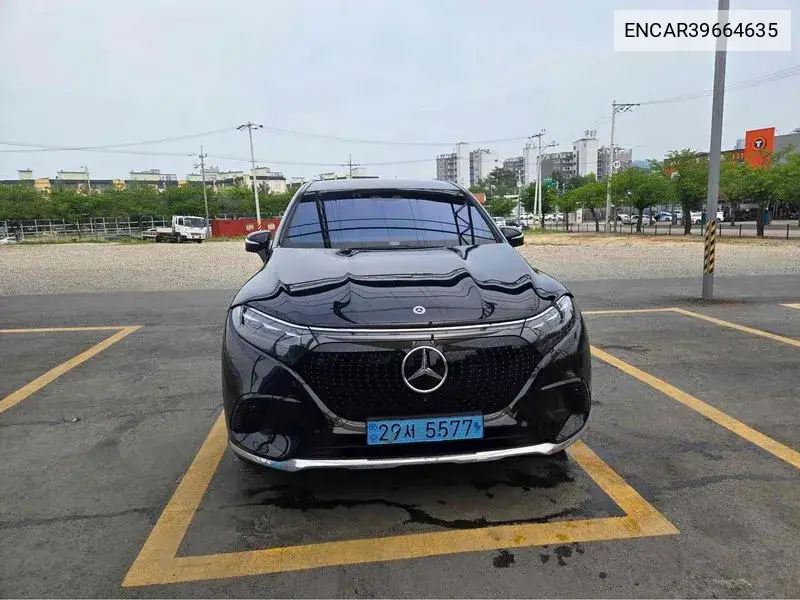 Eqs Suv X296 Eqs450 4Matic VIN: ENCAR39664635 Lot: 39664635