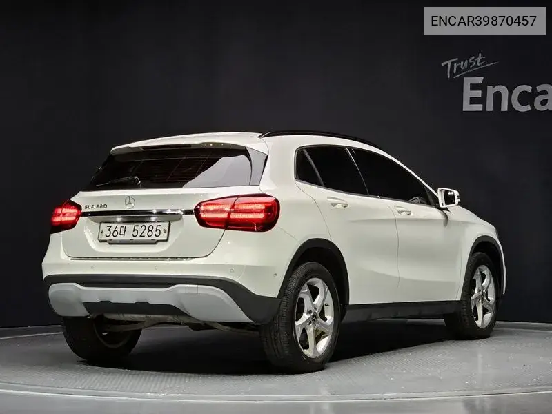 Gla-Class X156 Gla220 VIN: ENCAR39870457 Lot: 39870457