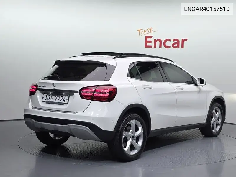 Gla-Class X156 Gla220 VIN: ENCAR40157510 Lot: 40157510
