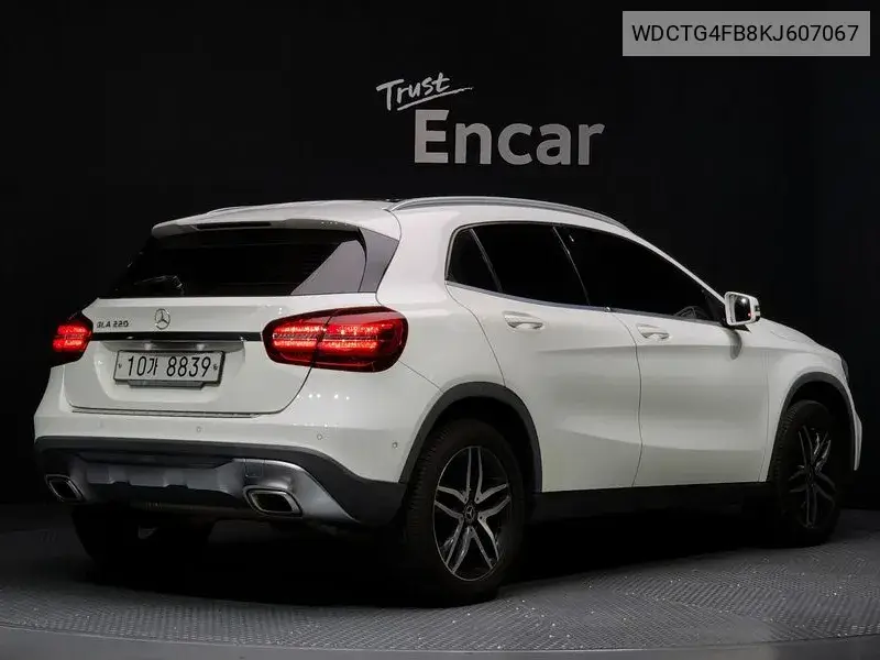 Gla-Class X156 Gla220 Premium VIN: WDCTG4FB8KJ607067 Lot: 39969542