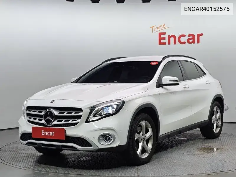 Gla-Class X156 Gla220 VIN: ENCAR40152575 Lot: 40152575