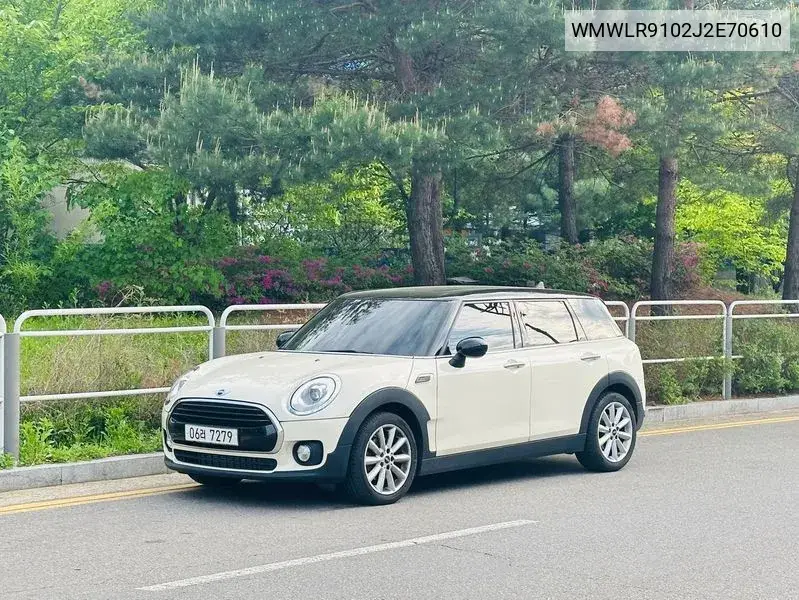 Cooper D Club Man Basic 2Nd Generation VIN: WMWLR9102J2E70610 Lot: 39575476