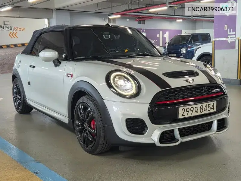 Cooper S Convertible Jcw 3Rd Generation VIN: ENCAR39906871 Lot: 39906871