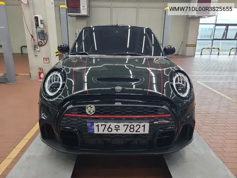 Cooper S Convertible Jcw 3Rd Generation VIN: WMW71DL00R3S25655 Lot: 39575449