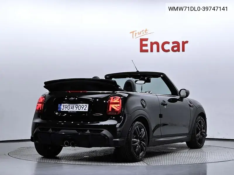 Cooper S Convertible Jcw 3Rd Generation VIN: WMW71DL0-39747141 Lot: 39747141