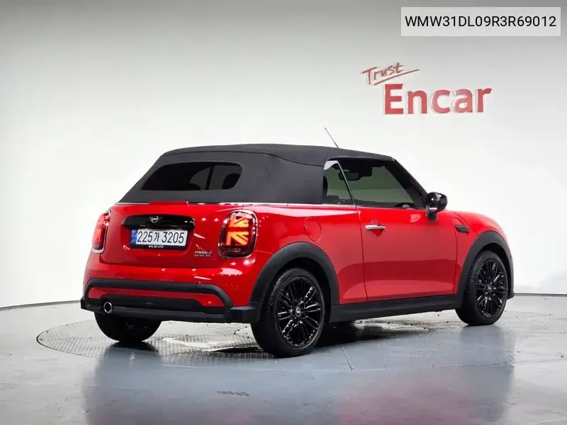 Cooper Convertible Classic 3Rd Generation VIN: WMW31DL09R3R69012 Lot: 39965965