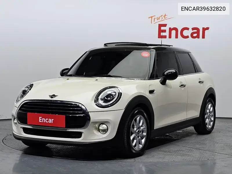 Cooper 5 Door High 3Rd Generation VIN: ENCAR39632820 Lot: 39632820