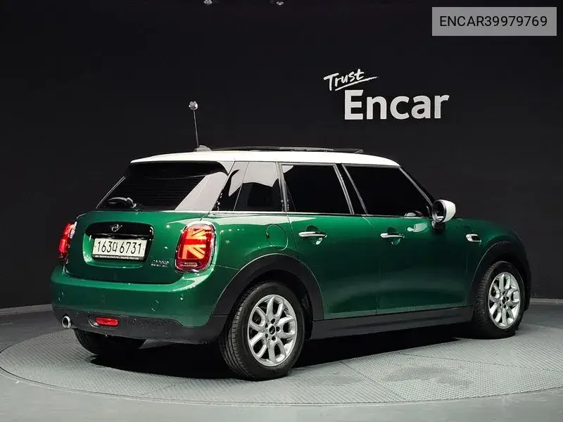 Cooper 5 Door High 3Rd Generation VIN: ENCAR39979769 Lot: 39979769