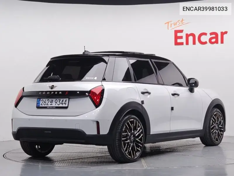 Cooper S 4Th Generation 5 Door Fa Birds VIN: ENCAR39981033 Lot: 39981033
