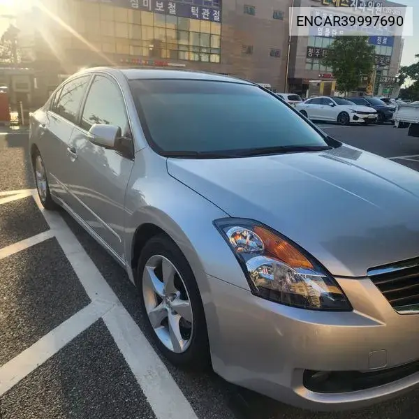 Altima 3.5 L32 VIN: ENCAR39997690 Lot: 39997690