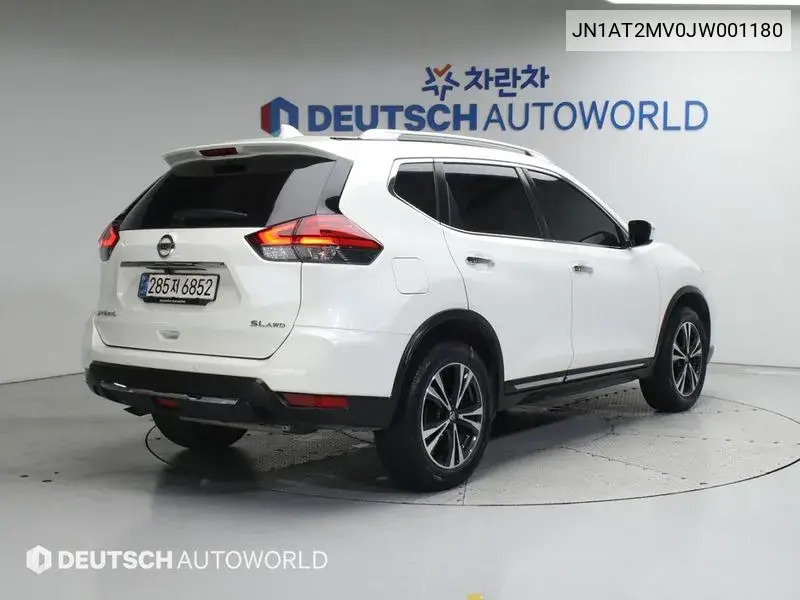 Extrail 2.5 4Wd VIN: JN1AT2MV0JW001180 Lot: 39829508