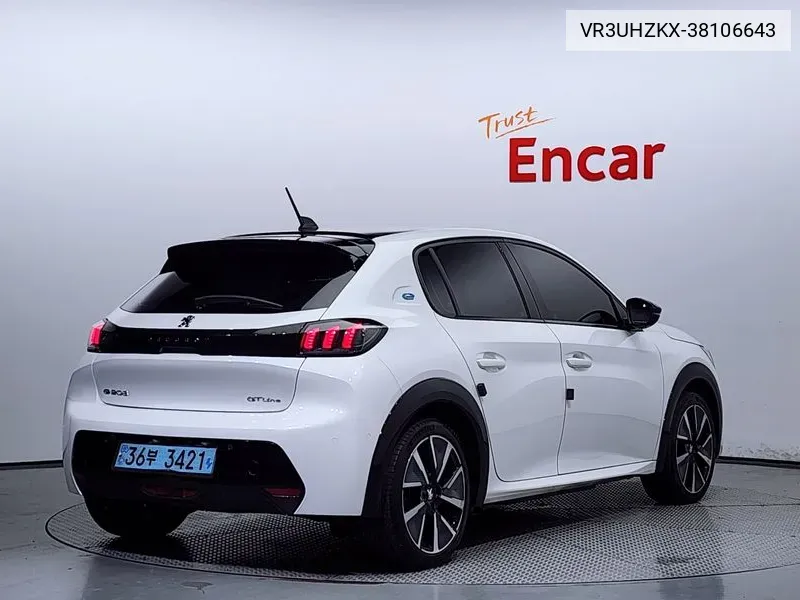 E-208 2Nd Generation Gt Line VIN: VR3UHZKX-38106643 Lot: 38106643