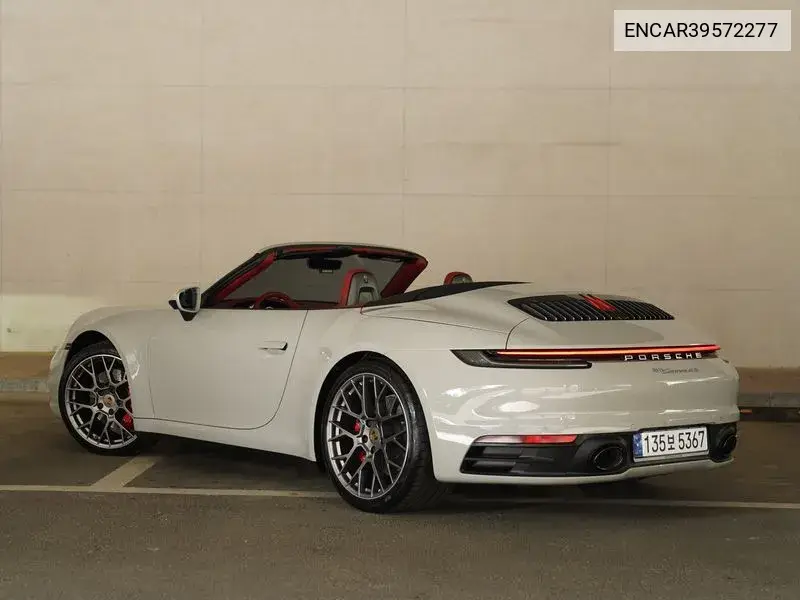 911 (992) Carrera 4S Cabriolet VIN: ENCAR39572277 Lot: 39572277