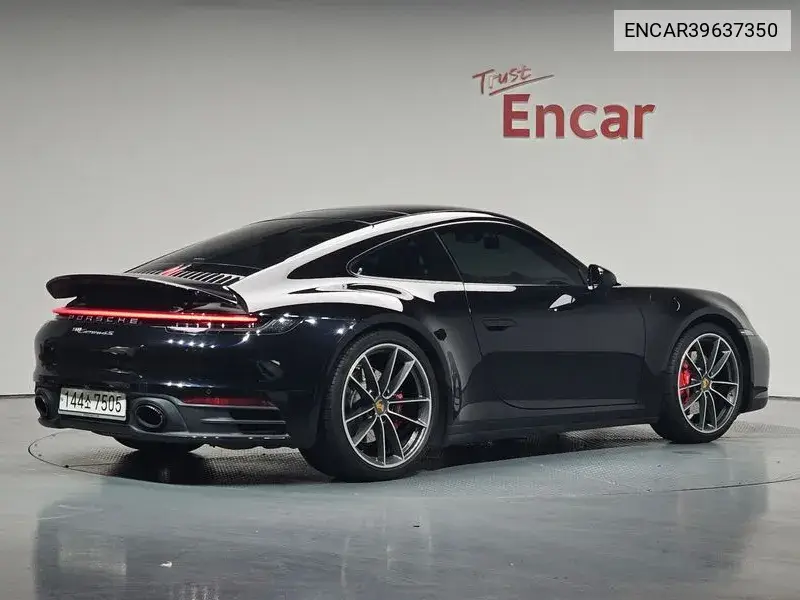 911 (992) Carrera 4S VIN: ENCAR39637350 Lot: 39637350