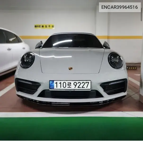 911 (992) Carrera Cabriolet VIN: ENCAR39964516 Lot: 39964516