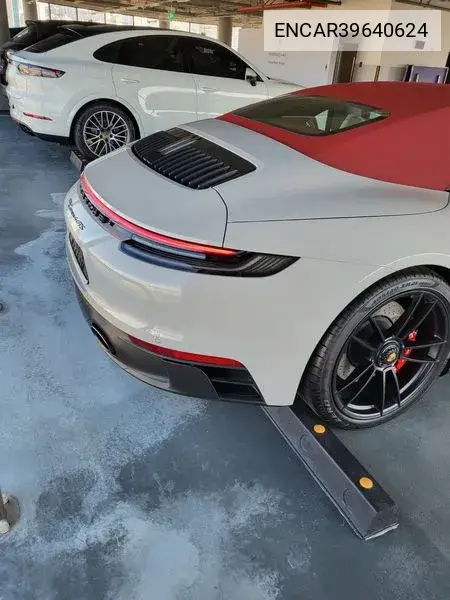 911 (992) Carrera Gts Cabriolet VIN: ENCAR39640624 Lot: 39640624