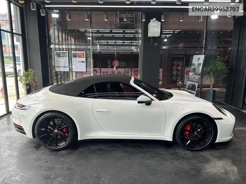 911 (992) Carrera Cabriolet VIN: ENCAR39952797 Lot: 39952797