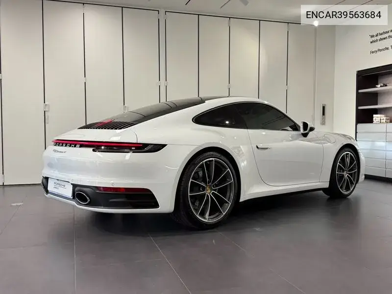 911 (992) Carrera 4 VIN: ENCAR39563684 Lot: 39563684
