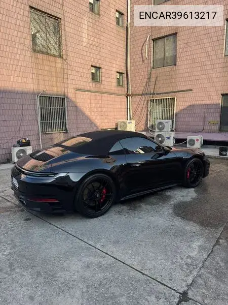 911 (992) Carrera Gts Cabriolet VIN: ENCAR39613217 Lot: 39613217